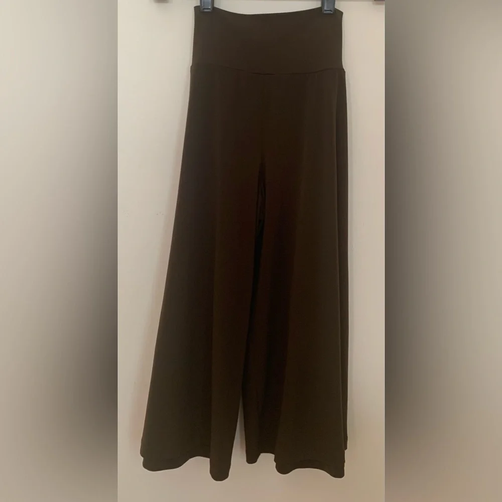 Amy Byer this stylish